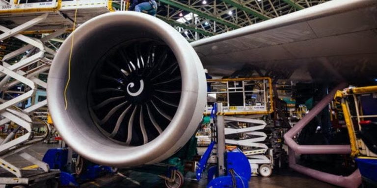 Jet engine turbine components that rely on heat-resistant coatings